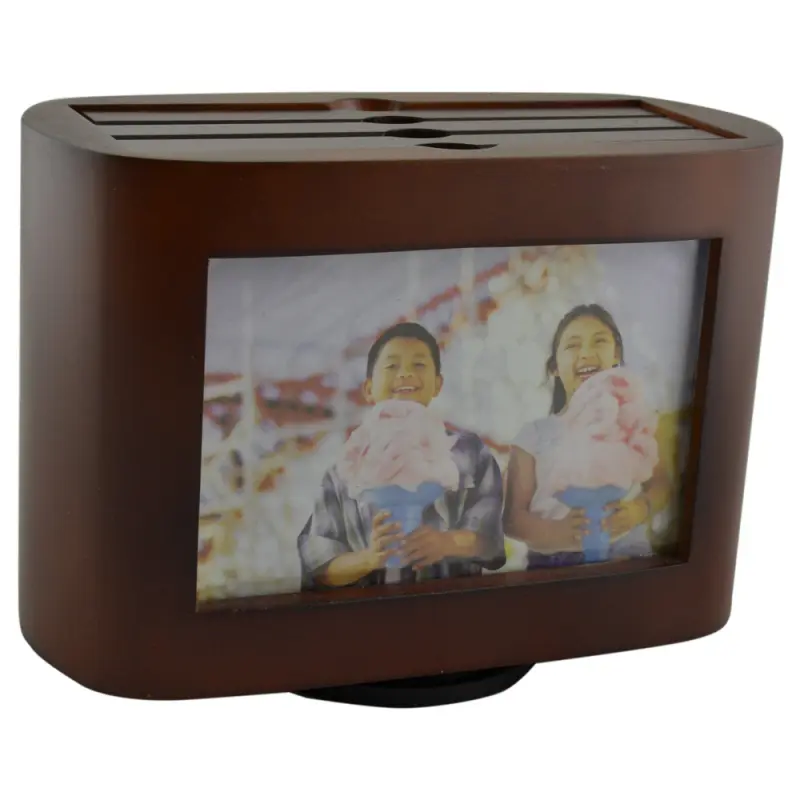 Album pentru fotografii realizat din lemn , design elegantv