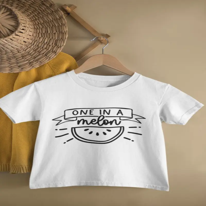 One in a melon, tricou cu mesaj