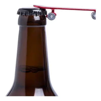 Skater, breloc deschizator din metal, se poate personaliza